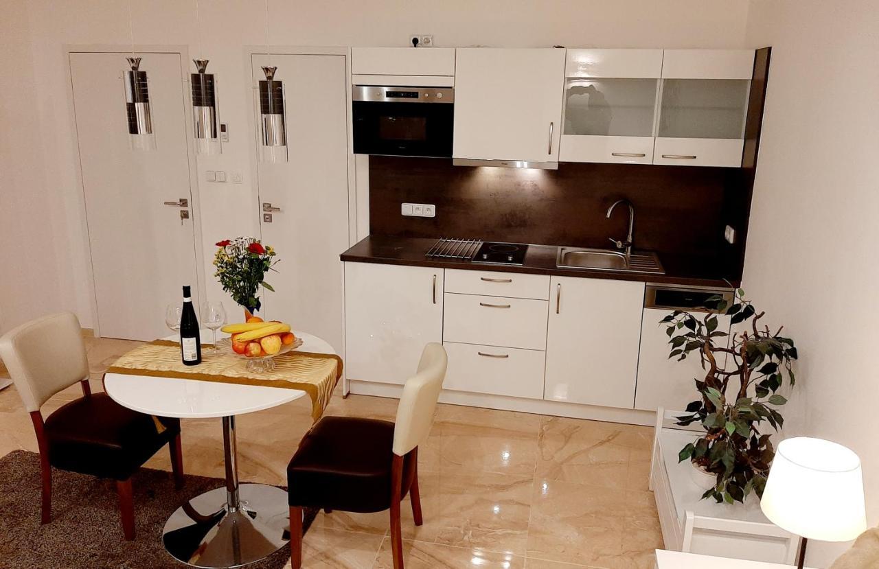 Nobless Apartments Holedna Brno Eksteriør billede